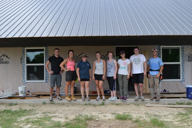 The Hanbury Summer Scholar team assists Rural Studio with the construction of the 20Kv12 Eddie’s home in Faundsdale, Alabama.
